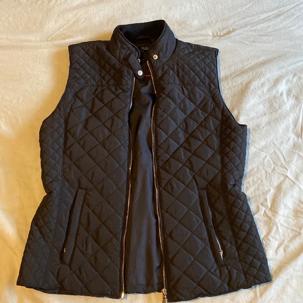 Light-weight black vest